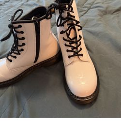 Dr. Martens Women’s Size 7 White Patent Leather