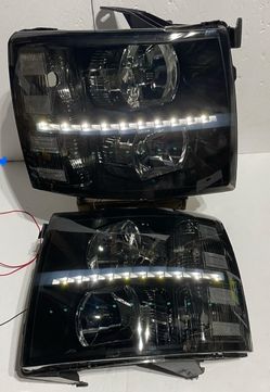 07-13 Chevrolet Silverado Smoked Headlights