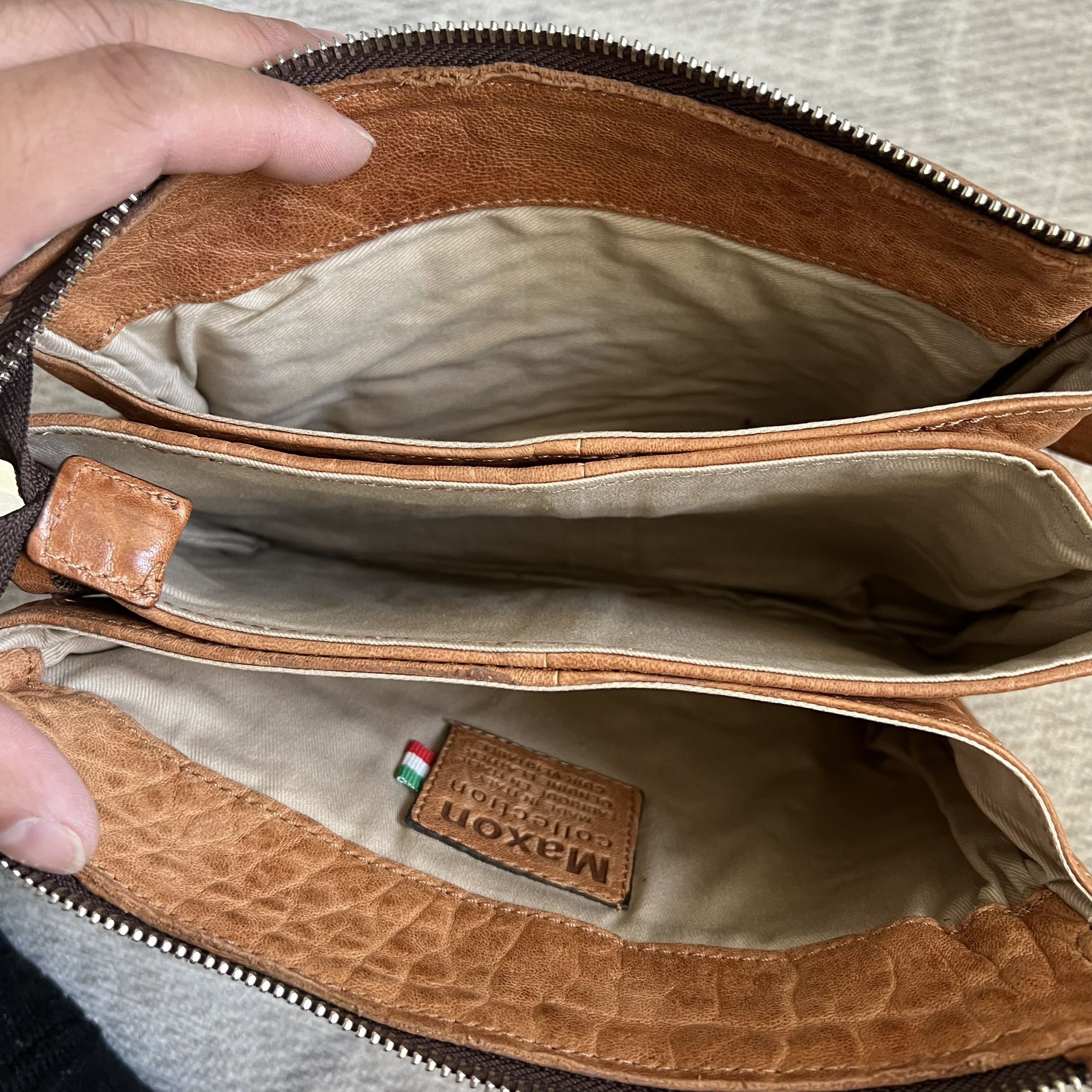 Maxon collection crossbody sale