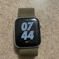 Nike Apple Watch Series 5 44MM