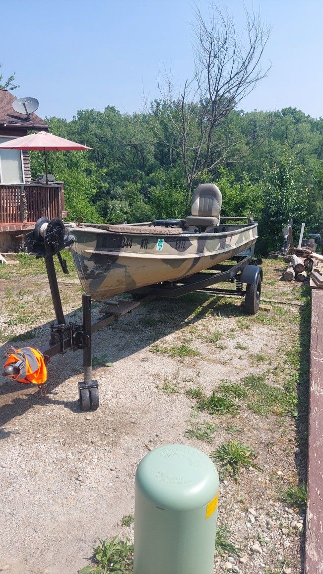 14ft Alumacraft Jon Boat w/trailer and cover