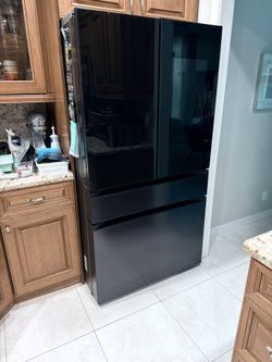 Samsung 27 cu ft French Door Refrigerator – For Parts / Not Cooling
