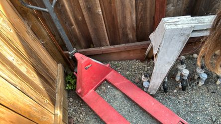 Pallet jack