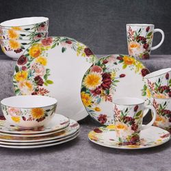 Mikasa Clara Dinnerware Svc For 8 (32 Pieces)