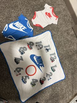 Nike Milestone Blanket With Onies 