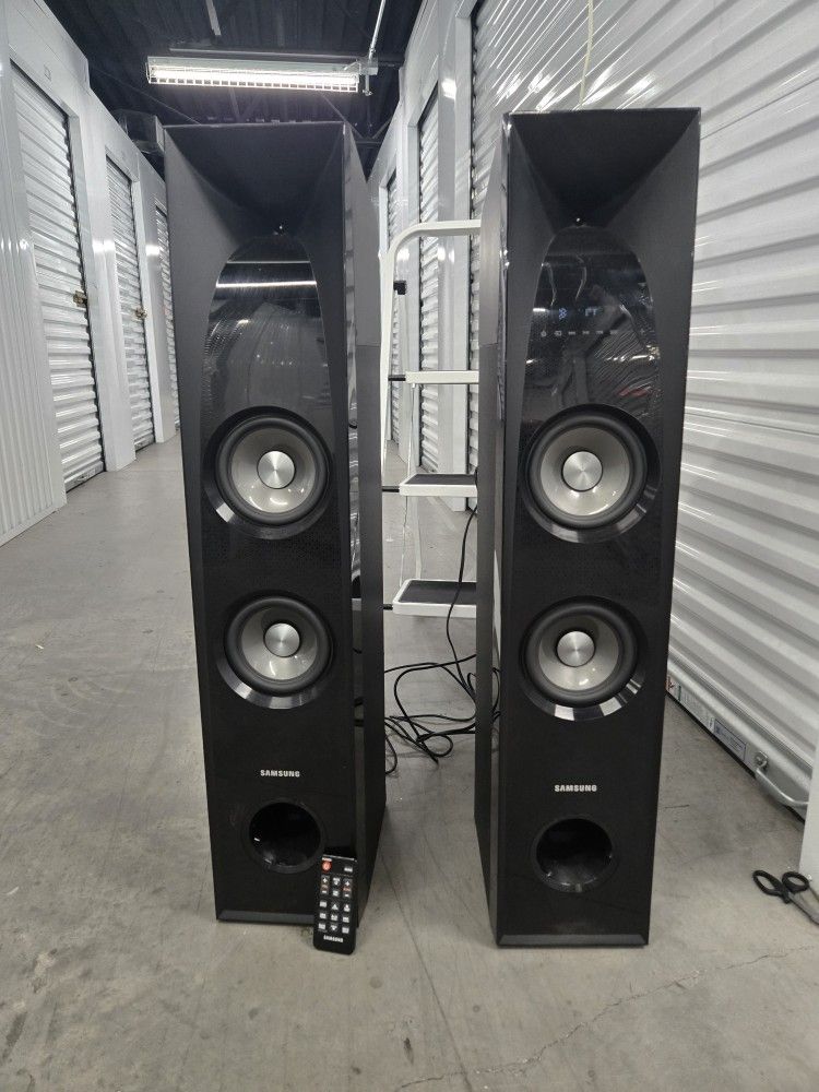 Samsung TOWER Speakers W/Optical Cord
