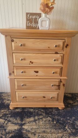 BROYHILL PINE SOLID WOOD TALL DRESSER