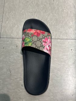 Gucci Pursuit Pool Slides