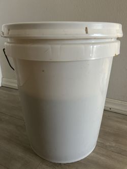 Raw Honey, 5 gallons =18,927 liters 60 LB