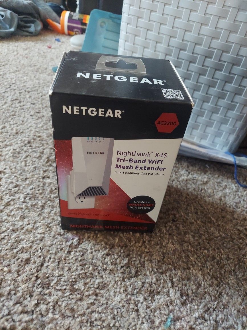 NightHawk X4S AC2200 WiFi Extender Brand New