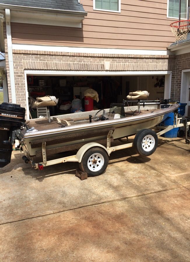 Ranger Rawhide bass boat