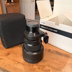 Signs 105mm F1.4 DG HSM lens For Sony E-mount Cameras
