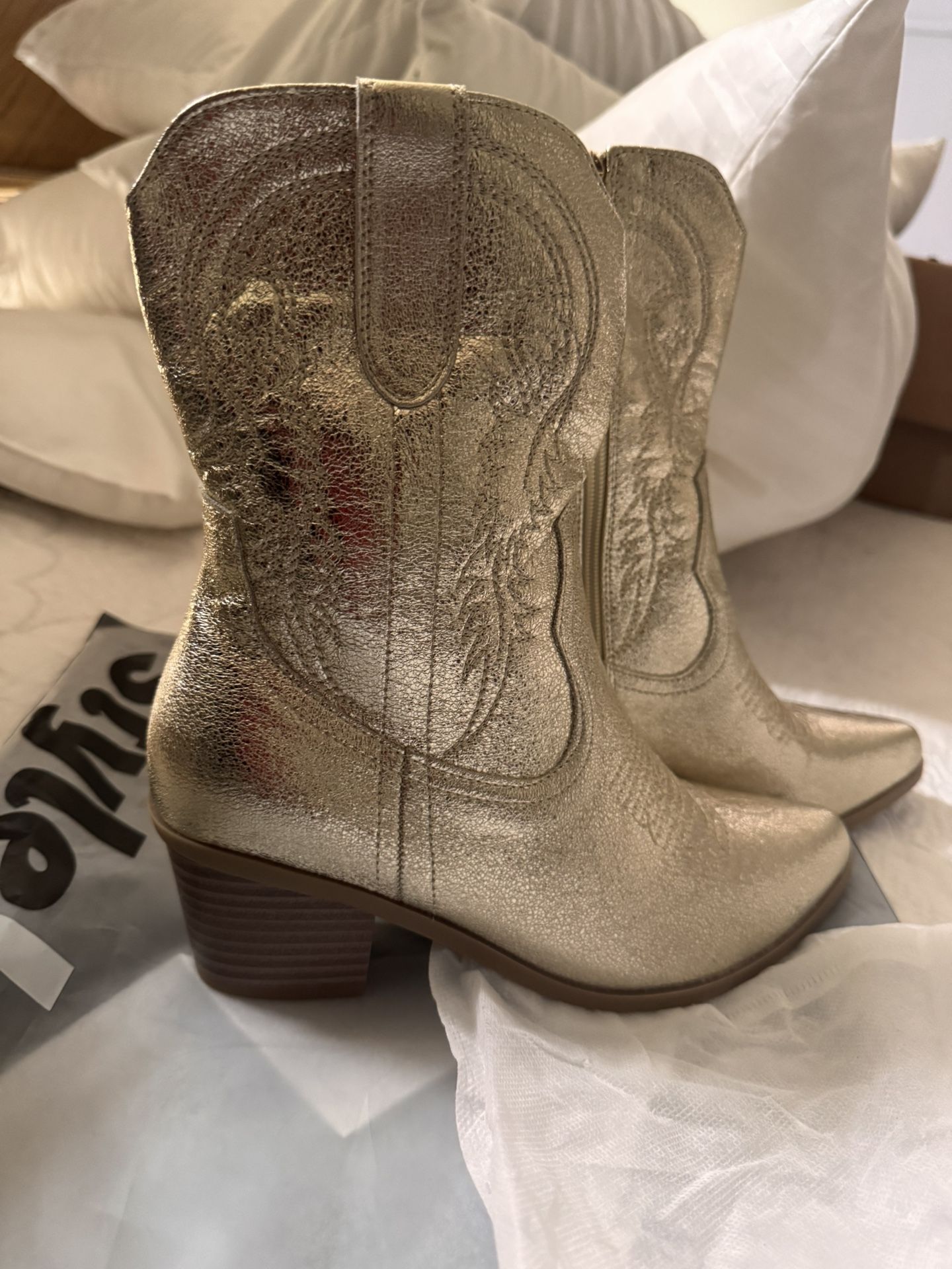 New SHEIN Gold Boots , Women’s Size 7