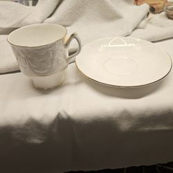 Crown Staffordshire Fine Bone China Cup&saucer