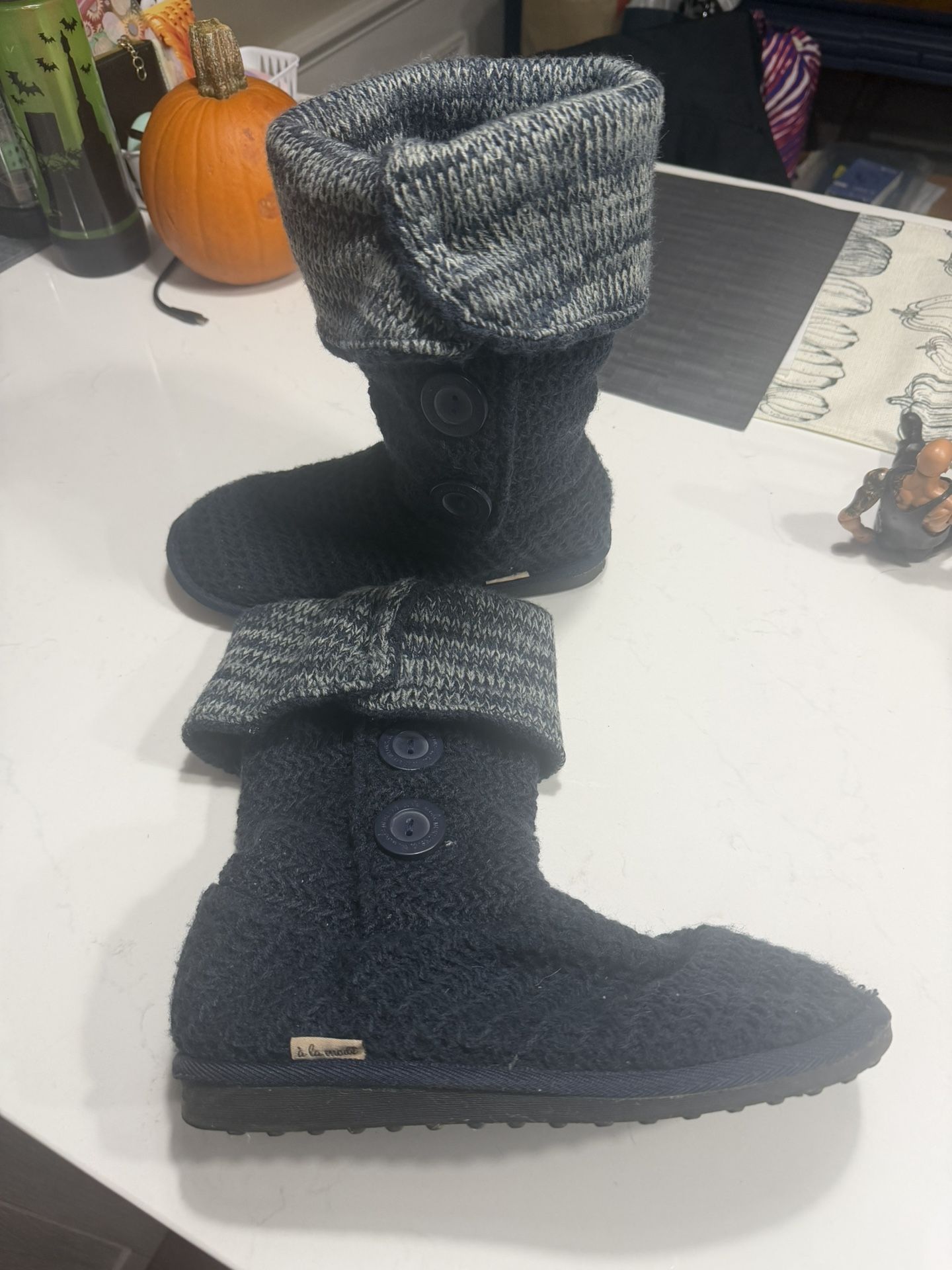 Women’s Waffle Knit Slouch Boot Size 7