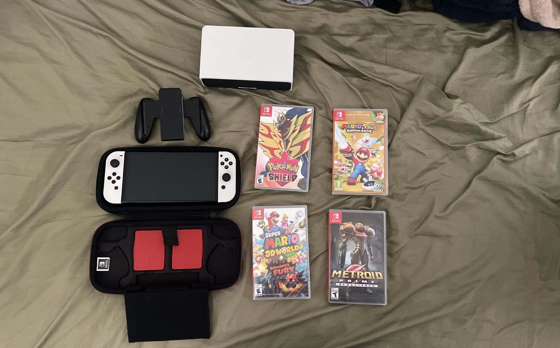 Nintendo Switch OLED w/ Case, Dock, SD Card and 5 Games