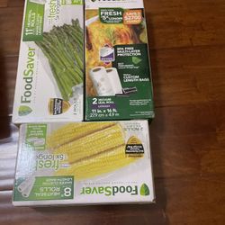 FoodSaver Bags (11”x16’) 4 Rolls+2 Rolls 8x20” Bundle