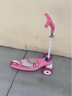 Pink radio flyer scooter