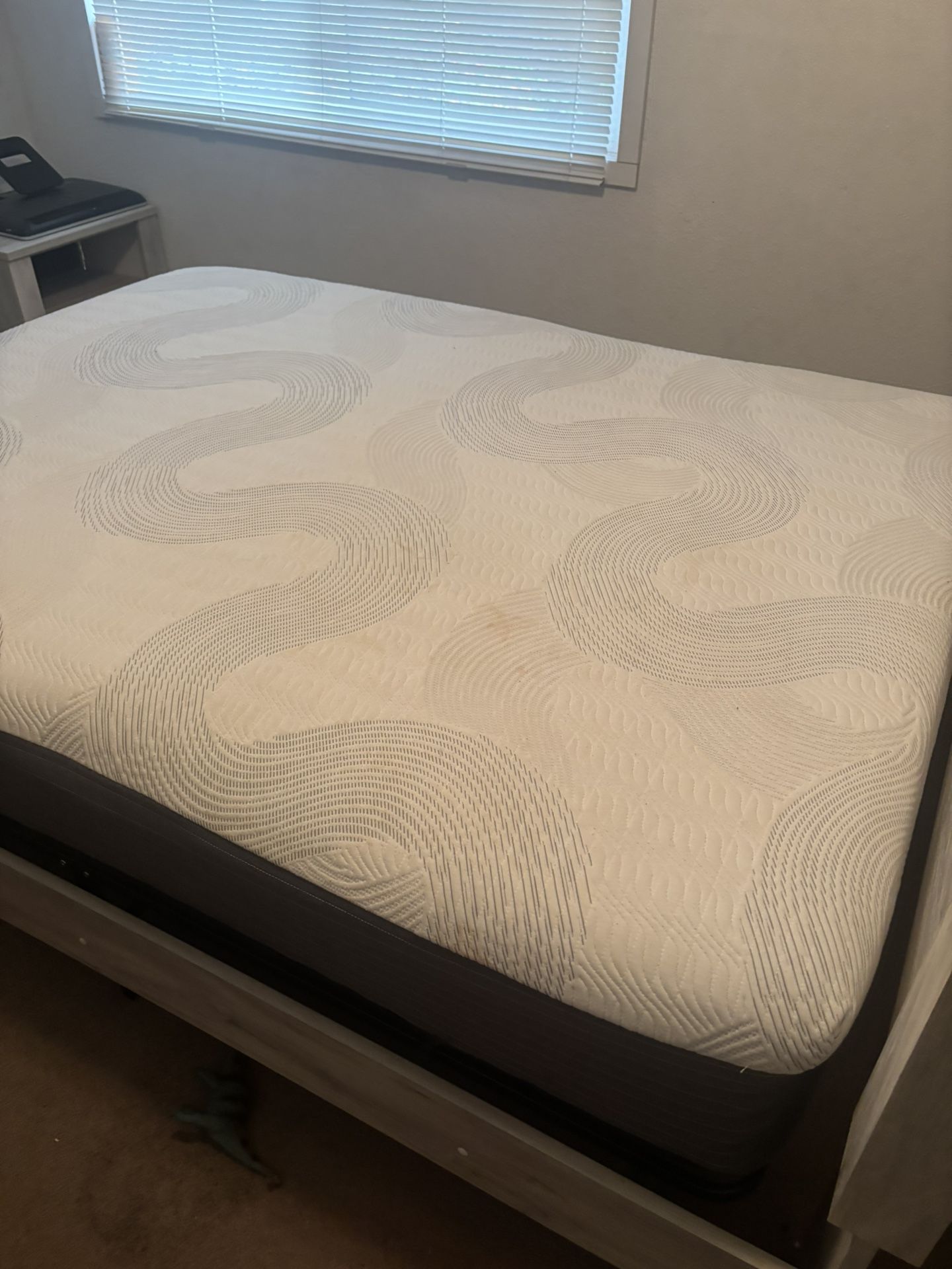 Bed With A Frame Queen Size 