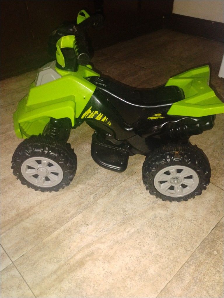 Slightly Used Power Wheel ( Young Boy 3-5)