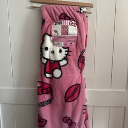 Hello Kitty Ultra Fine Faux Fur Throw Kitty Catch The Shot 