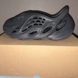 yeezy foam runner onyx