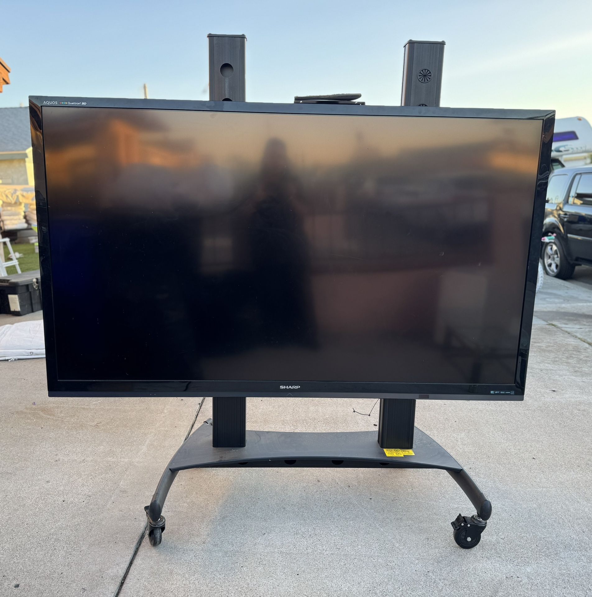 80” SHARP Aquos Quattron TV