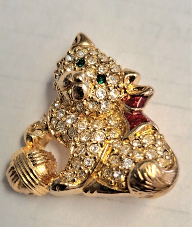 Vintage Swarovski Cat Pin