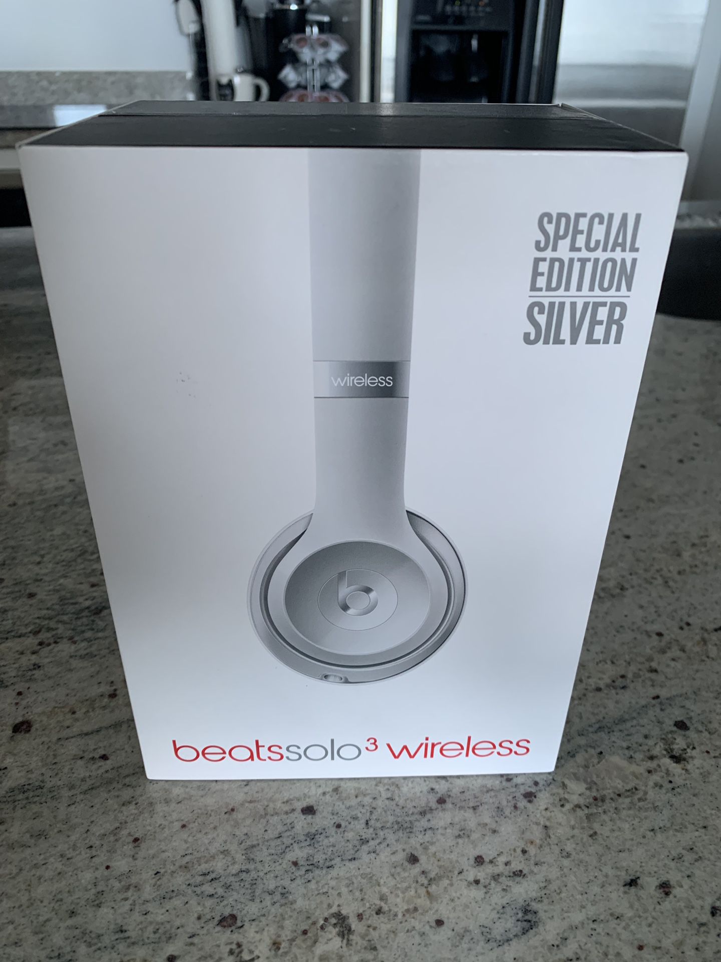 Beat by Dre, beats solo 3 wireless headphones, Special Edition: Silver