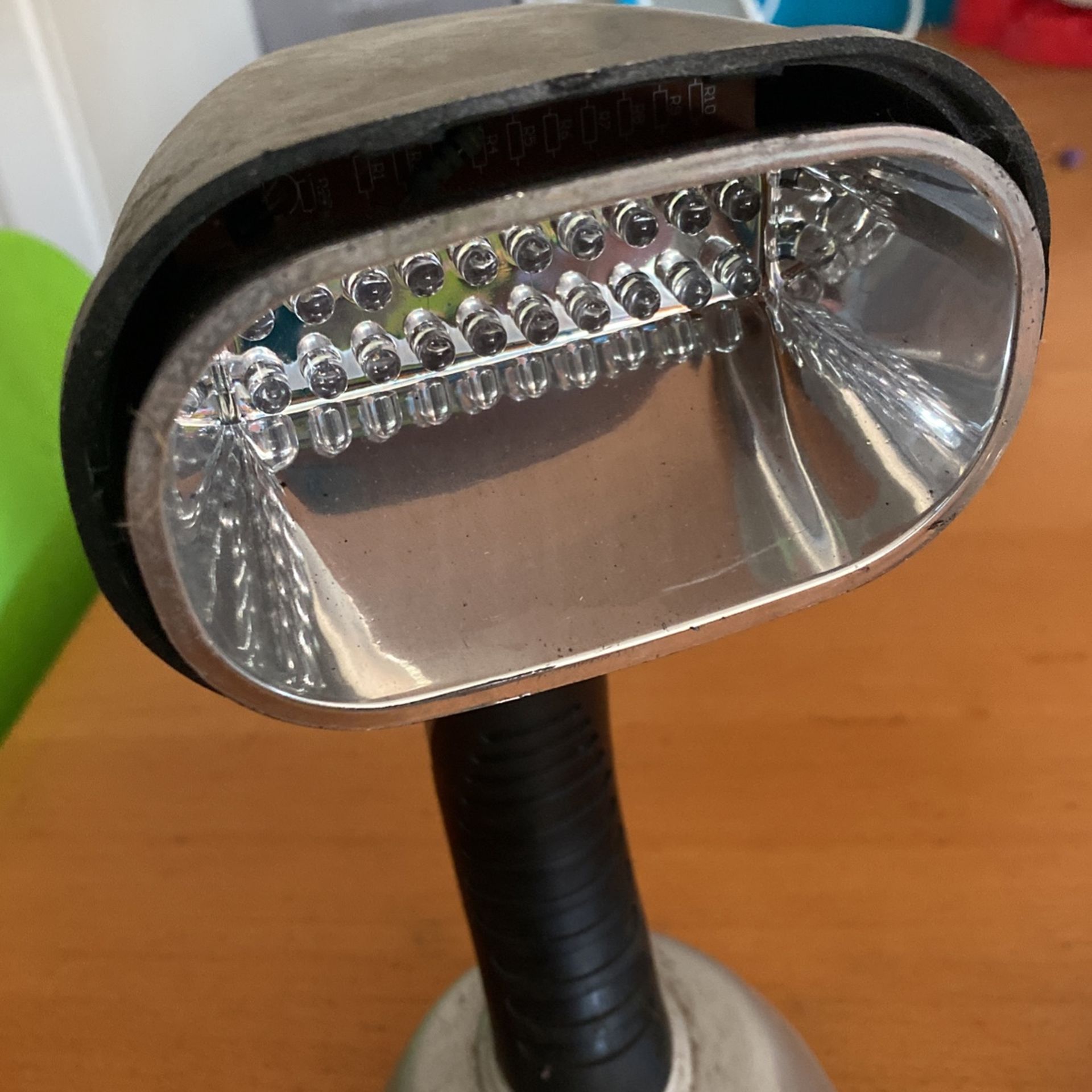 Desk Electric and Batteries Used Lamp Great For Camping And