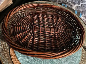 Large 17 inch dark brown sturdy  basket 🧺