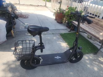 Scooter almost brand new used it 4 times