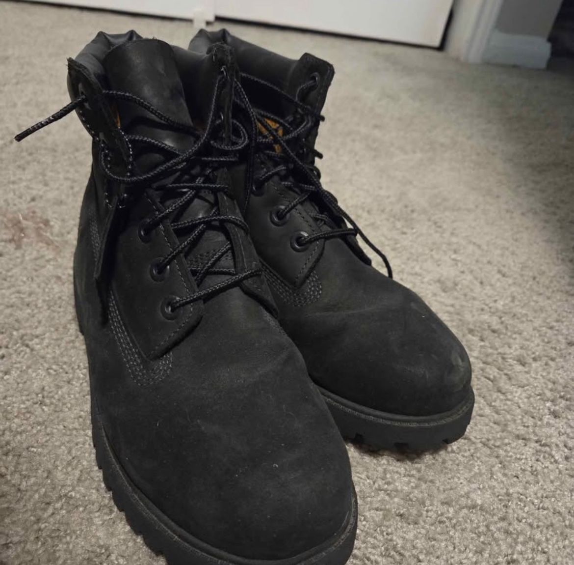 Black Timberlands Sz 6M