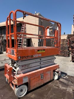 2019 Snorkel scissor lift S3219E