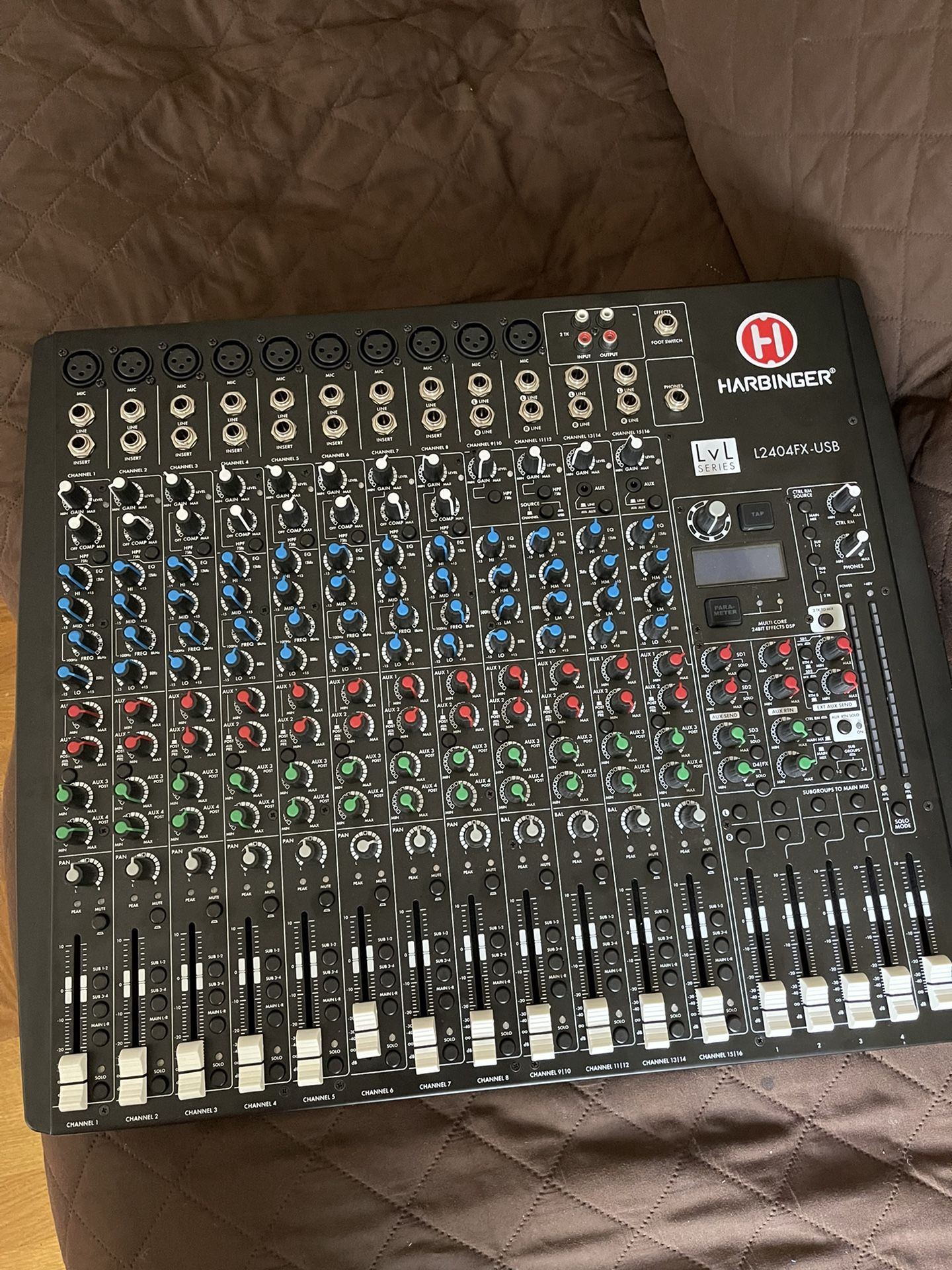 I Sale This Mixer 24 Chanells