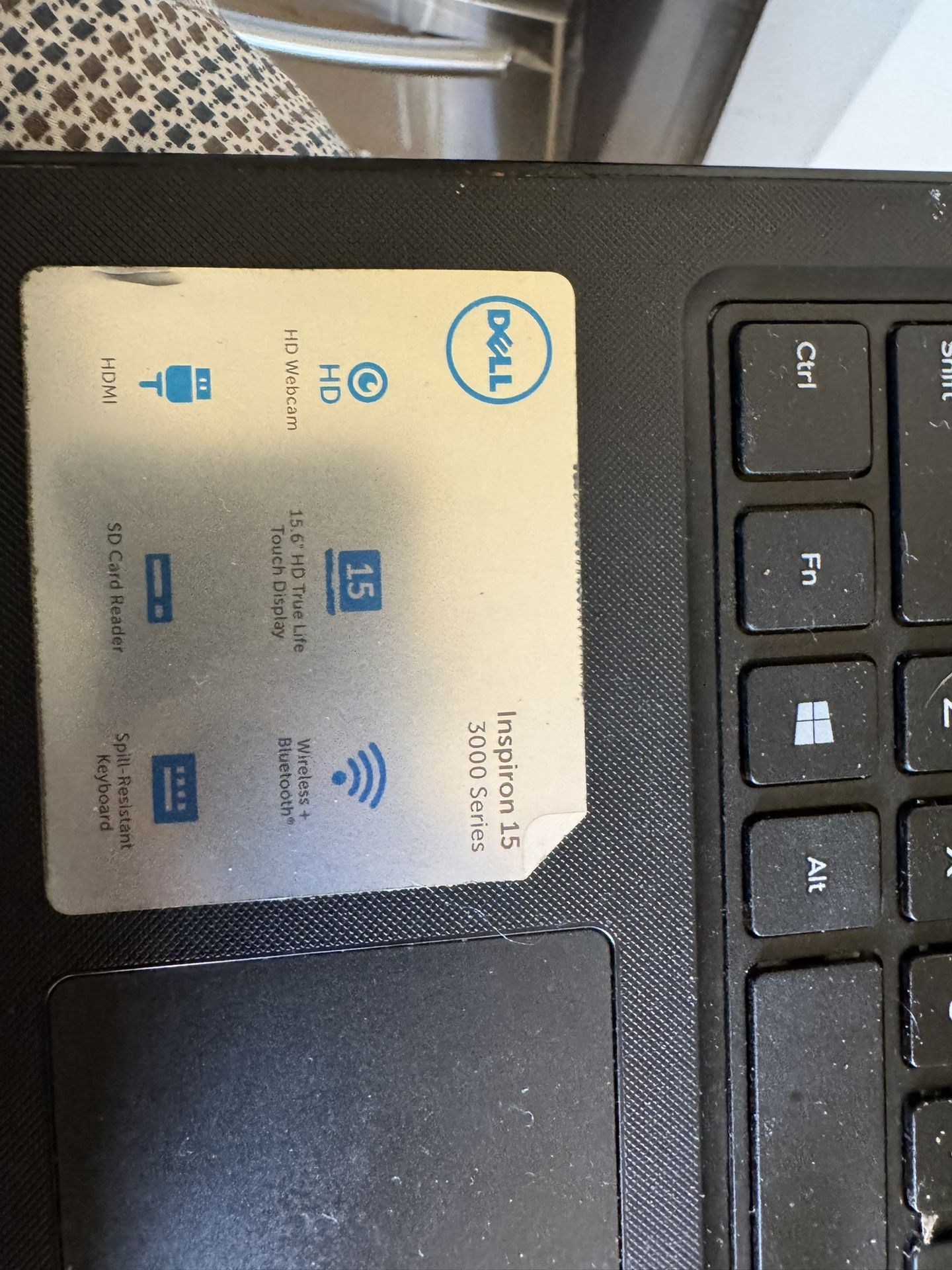 Intel Inspiron 15 Series 3000 (pieces)