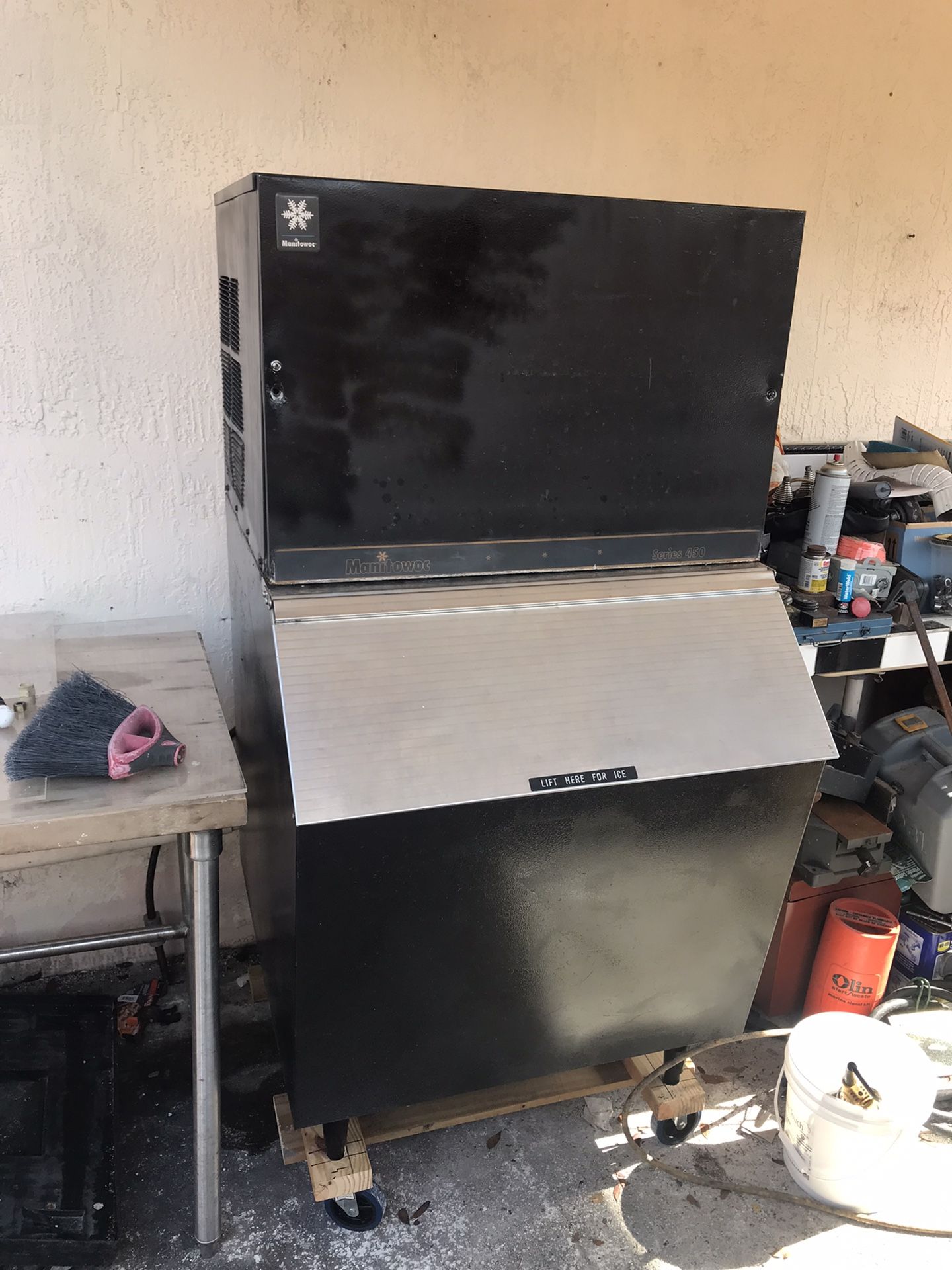 Máquina Comercial De Hacer Hielo Para 300 Libras X(650$) Muy Buena
