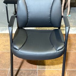 Office Guest Chair Waiting Room Reception Chairs PU Leather Executive Desk Chair with Padded Armrests for Meeting Conference (Black)  💰40$