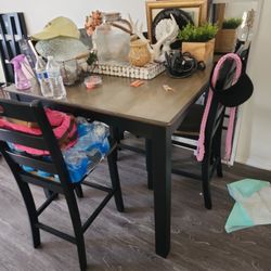 Kitchen Table 4 Chairs ( High)