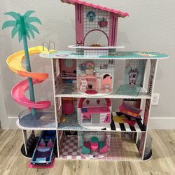 LOL Doll House, 82 Dolls, A Case, A Car And Accessories 