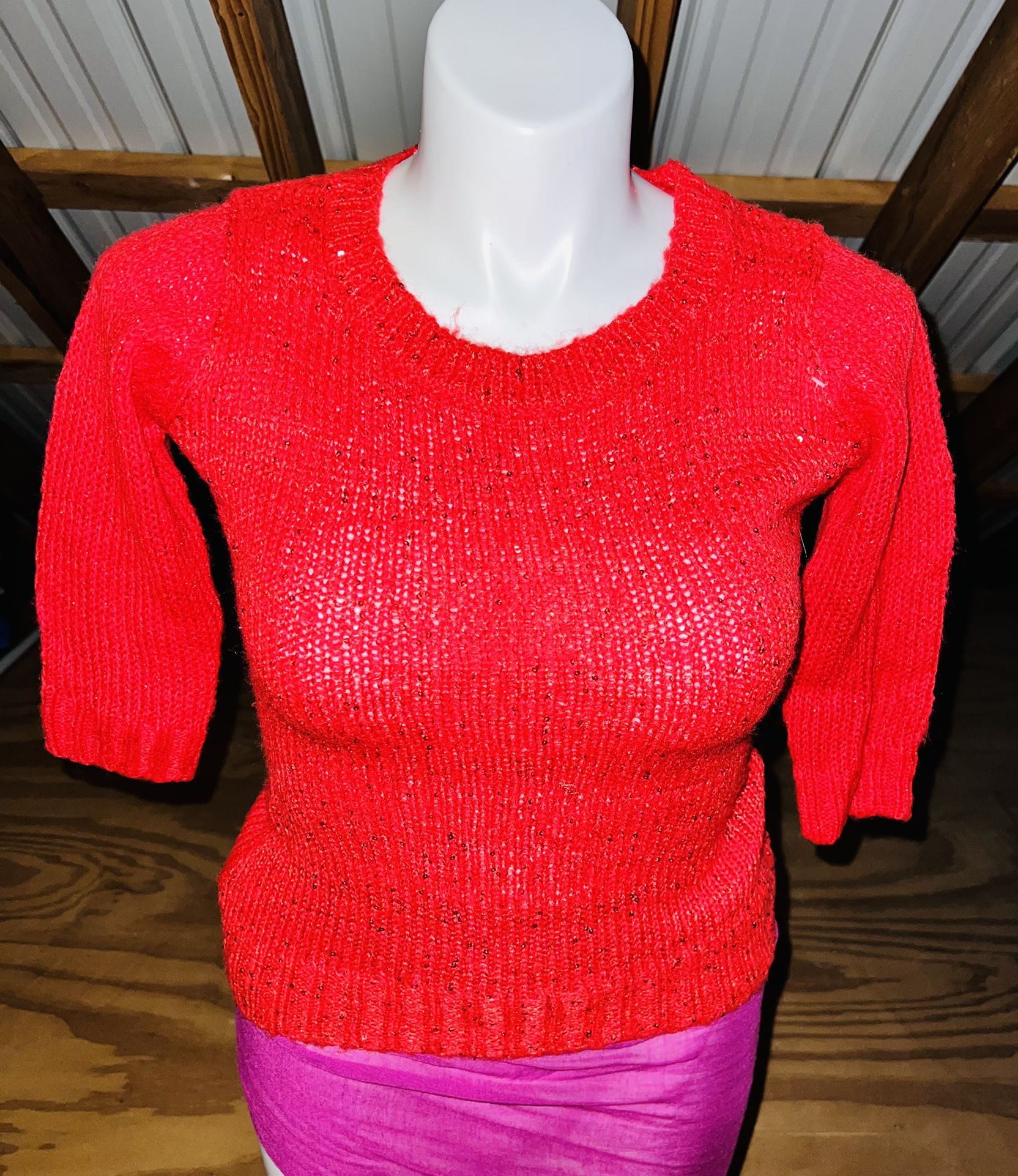 Very Good Women sweater Size ( Small ) Like New