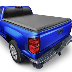 Tyger Auto T1 Soft Roll Up Truck Bed Tonneau Cover Compatible with 2004-2006 Chevy Silverado / GMC Sierra 1500 | 2007 Classic ONLY | Fleetside 5'8" Be