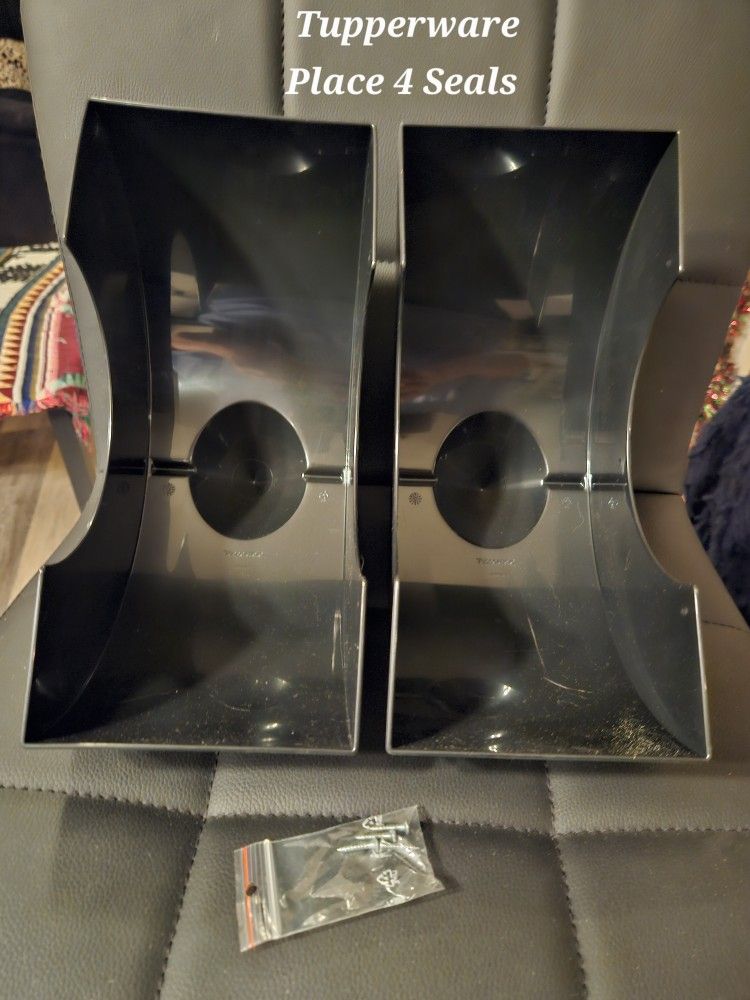 Tupperware Place For Seals 
