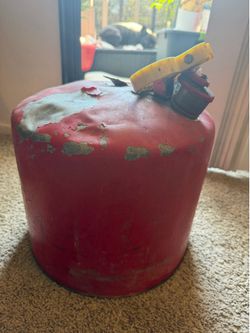 Vintage Metal Gas Can / Fuel Can – Old School Rustic Patina