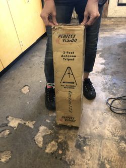 Perfect vision 2 ft antenna tripod new in box