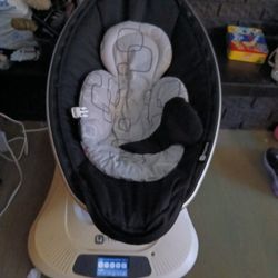 4 Mom's Swing