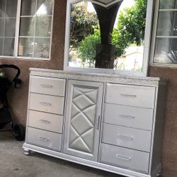 Cajonera Con Su Espejo De Recamara