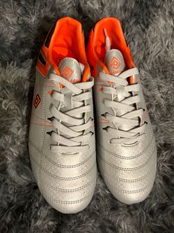 Umbro Soccer Cleats Silver and Orange Size 7