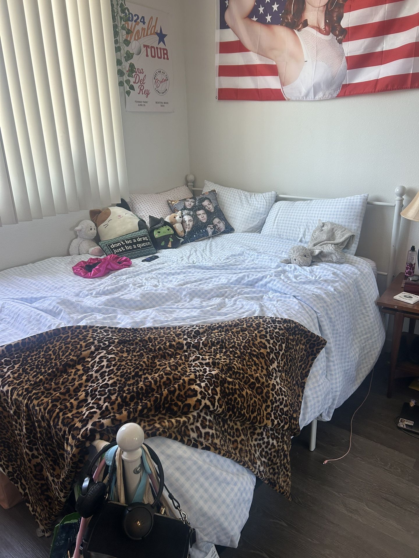 Queen Sized Bed Frame And Mattress 
