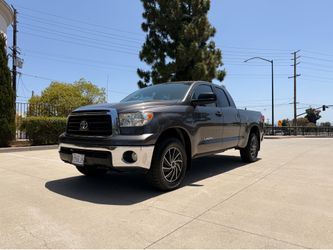 2011 Toyota Tundra SR5 - 4x4 - Clean Carfax - Free Warranty!!!